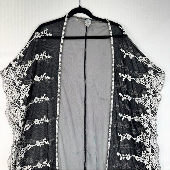 Time & Tru Black Sheer Kimono Duster White Floral Lace Trim Women Size Large/XL - Picture 2 of 6